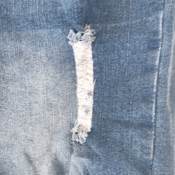 ⚠️ Last chance item (24hrs) Plus size distressed denim jean short med wash 4X - Picture 3 of 5